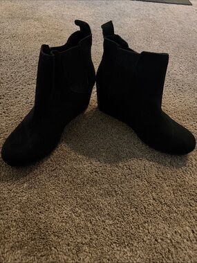 Toms Black Suede Chelsea Wedge Ankle Boots